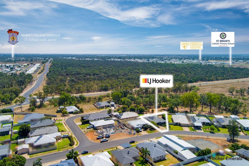 Photo - 7 Canterbury Road, Emerald QLD 4720 - Image 17