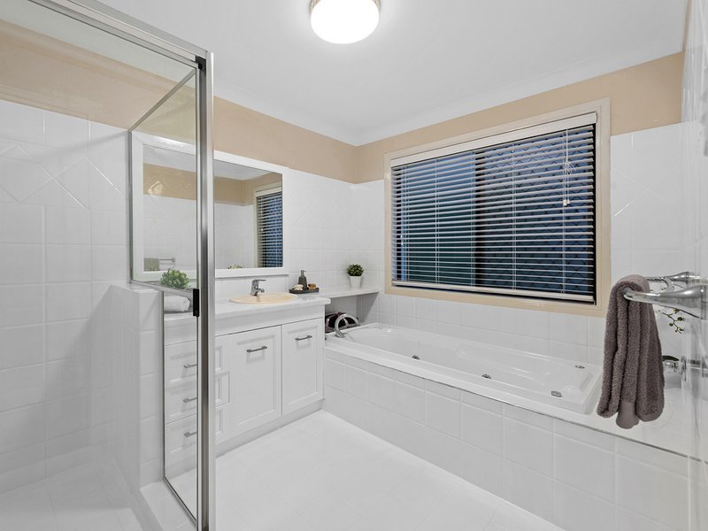 Photo - 7 Capricorn Place, Bridgeman Downs QLD 4035 - Image 17