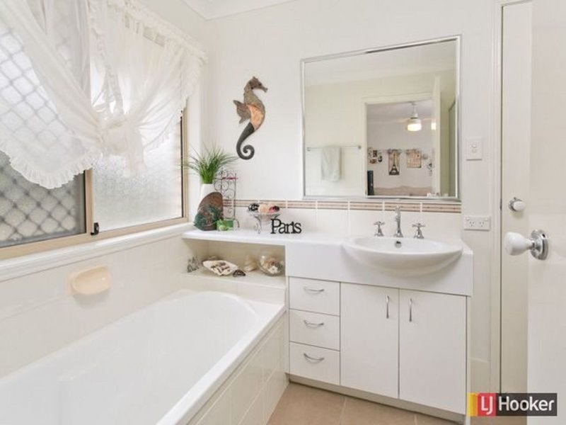 Photo - 7 Caralan Way, Beerwah QLD 4519 - Image 10