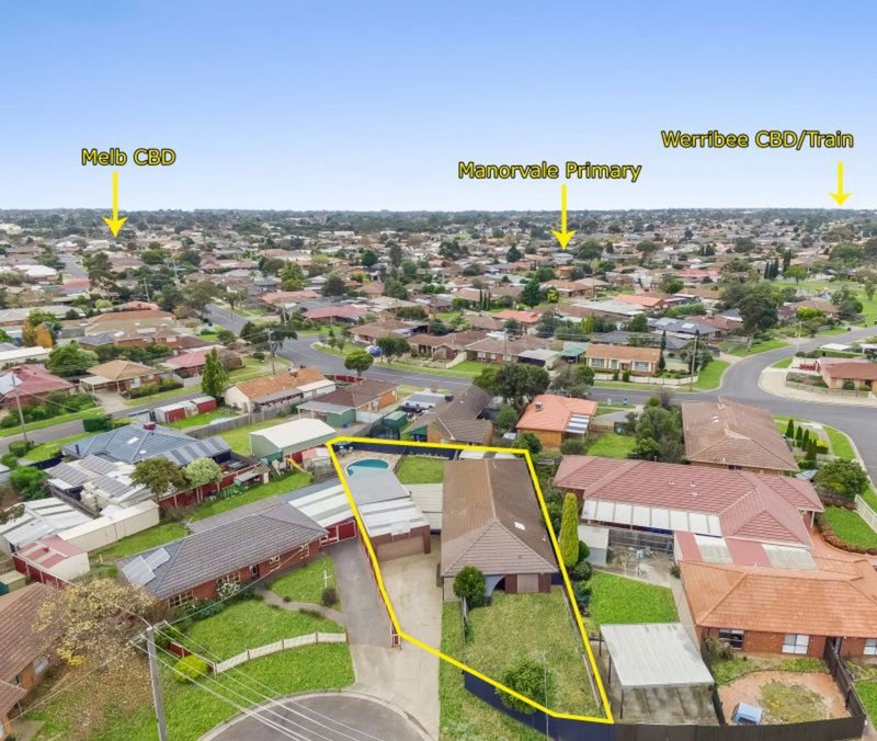 Photo - 7 Carey Close, Werribee VIC 3030 - Image 2