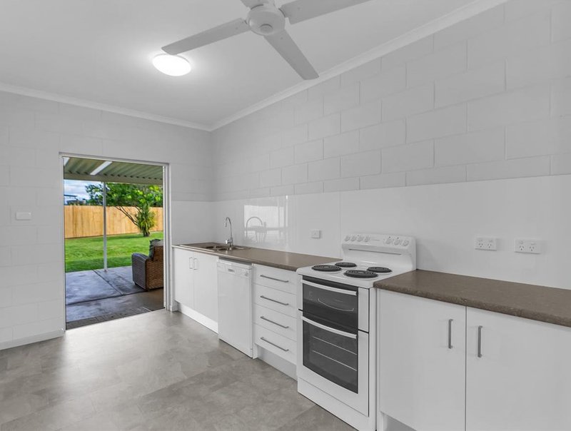 Photo - 7 Carina Close, White Rock QLD 4868 - Image 6