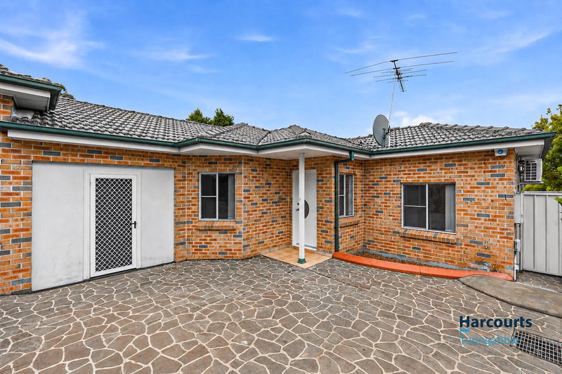 Photo - 7 Carinya Road, Girraween NSW 2145 - Image 1