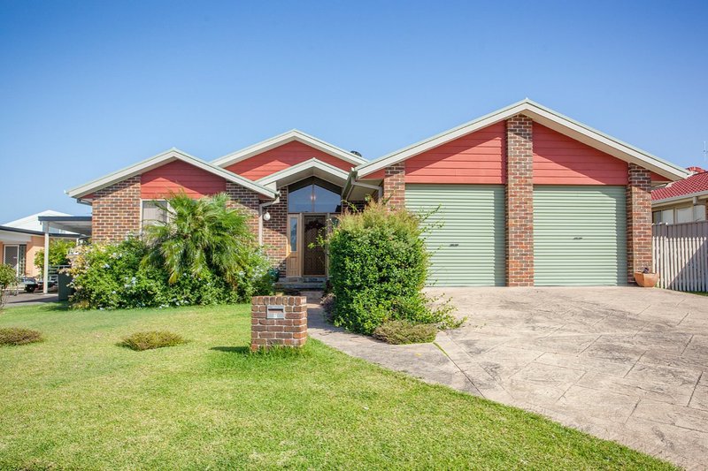 7 Carrabeen Drive, Old Bar NSW 2430