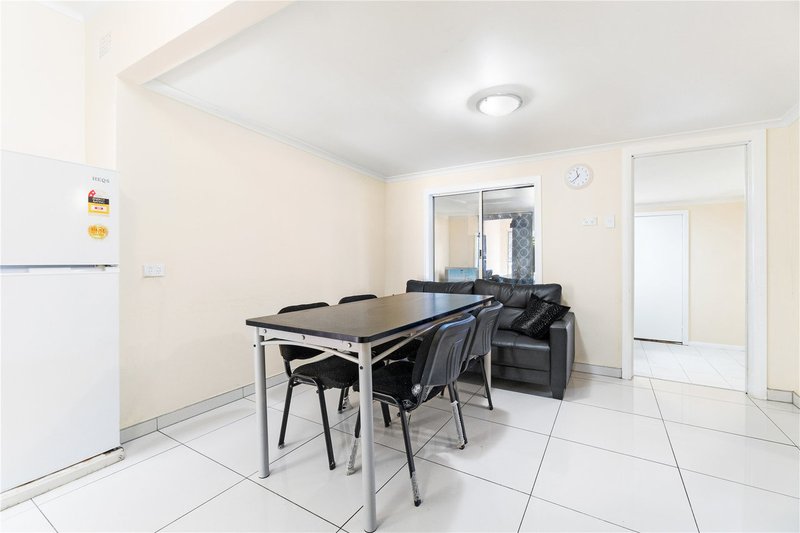 Photo - 7 Carre Avenue, Canley Heights NSW 2166 - Image 3