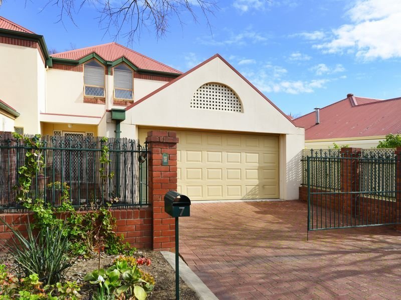 7 Carrondown Walk, Brompton SA 5007