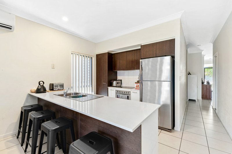 Photo - 7 Cascades Street, North Lakes QLD 4509 - Image 3