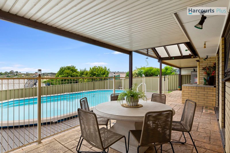 Photo - 7 Caswell Drive, Hallett Cove SA 5158 - Image 2