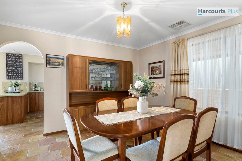 Photo - 7 Caswell Drive, Hallett Cove SA 5158 - Image 9