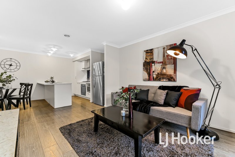 Photo - 7 Catfish Street, Clyde North VIC 3978 - Image 9