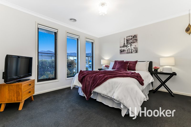 Photo - 7 Catfish Street, Clyde North VIC 3978 - Image 10