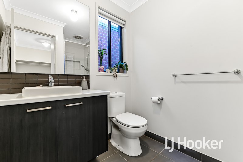 Photo - 7 Catfish Street, Clyde North VIC 3978 - Image 12