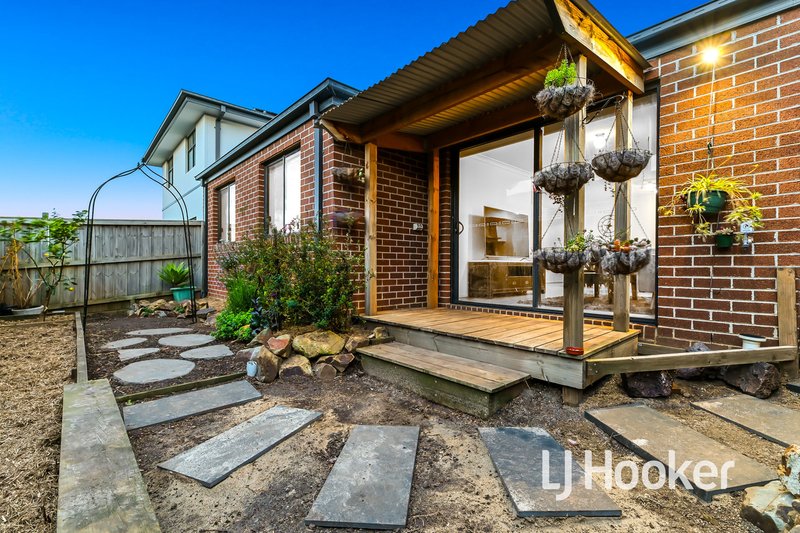 Photo - 7 Catfish Street, Clyde North VIC 3978 - Image 15