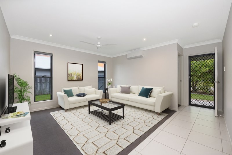 Photo - 7 Catho Avenue, Mount Low QLD 4818 - Image 4