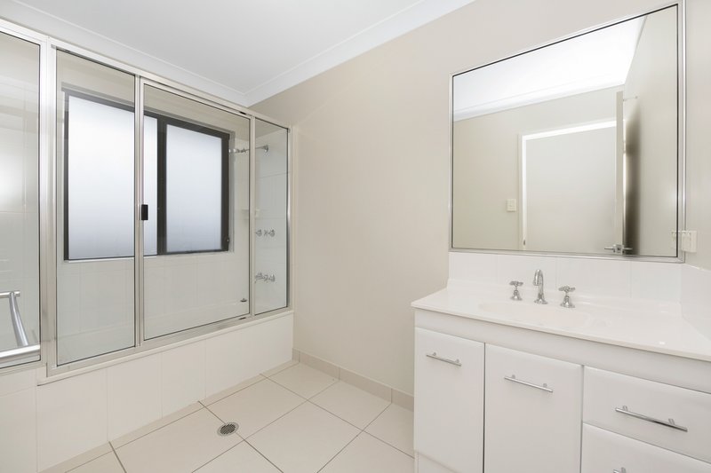 Photo - 7 Catho Avenue, Mount Low QLD 4818 - Image 6