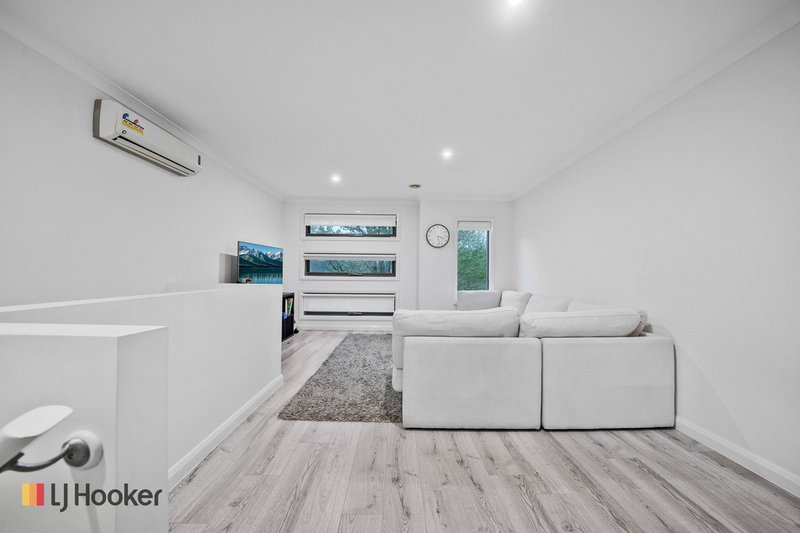 Photo - 7 Cavell Drive, Craigieburn VIC 3064 - Image 8