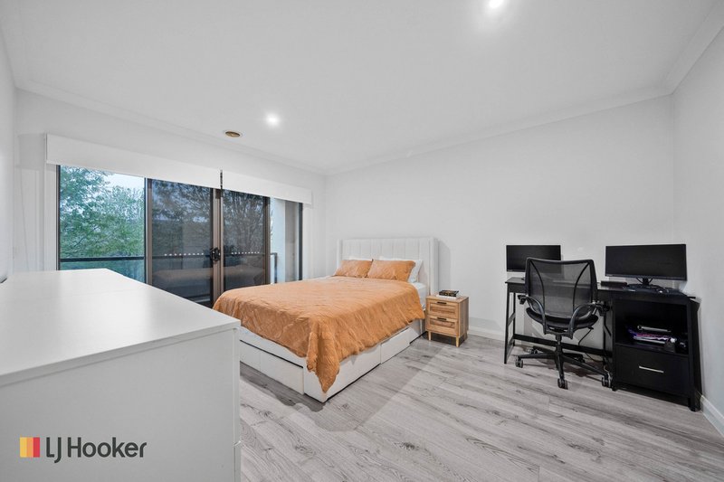 Photo - 7 Cavell Drive, Craigieburn VIC 3064 - Image 9