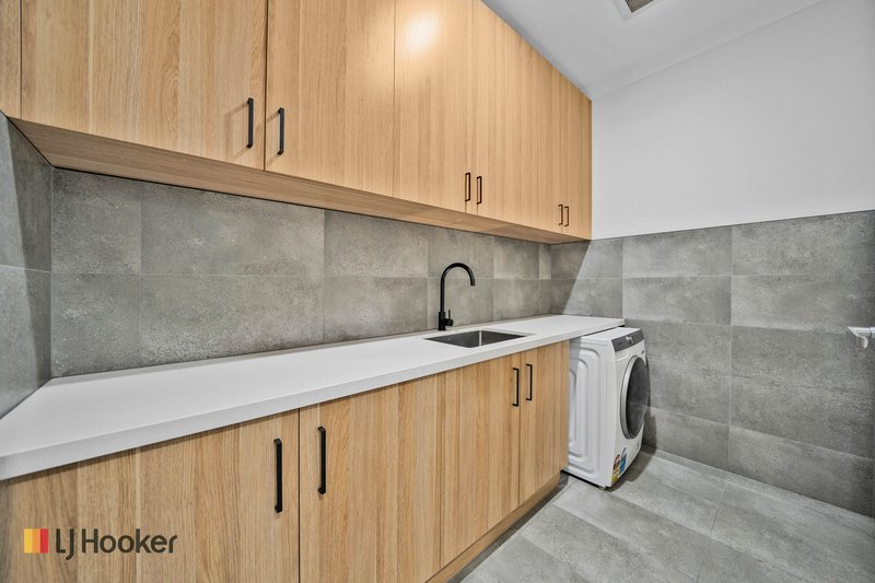 Photo - 7 Cavell Drive, Craigieburn VIC 3064 - Image 14