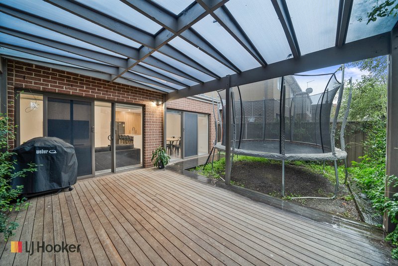 Photo - 7 Cavell Drive, Craigieburn VIC 3064 - Image 16