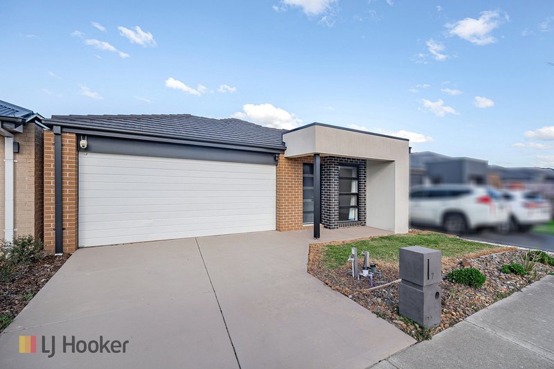 Photo - 7 Celeste Street, Mickleham VIC 3064 - Image 2