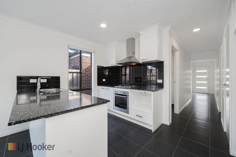 Photo - 7 Celeste Street, Mickleham VIC 3064 - Image 4
