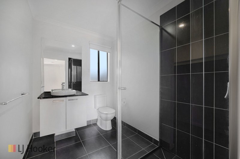 Photo - 7 Celeste Street, Mickleham VIC 3064 - Image 13