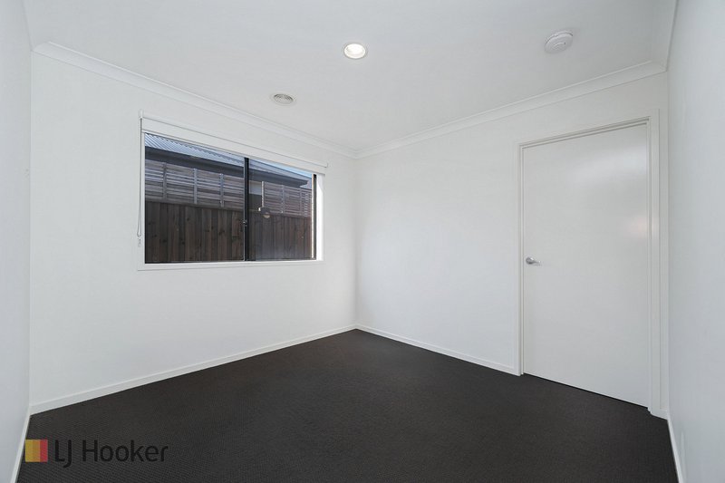 Photo - 7 Celeste Street, Mickleham VIC 3064 - Image 15