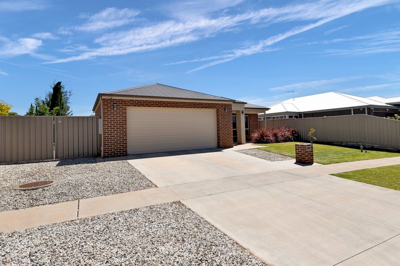 Photo - 7 Central Park Drive, Mildura VIC 3500 - Image 3