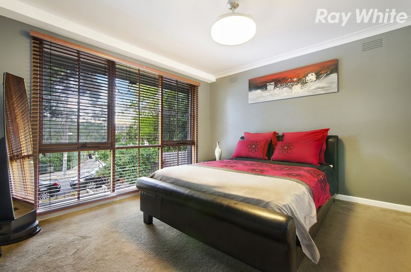 Photo - 7 Chalmers Grove, Ferntree Gully VIC 3156 - Image 5