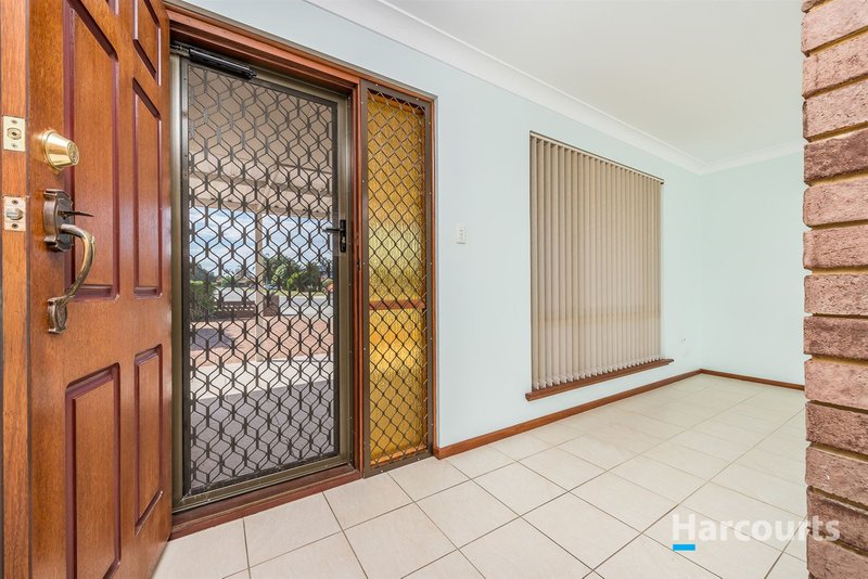 Photo - 7 Charing Crescent, Marangaroo WA 6064 - Image 3