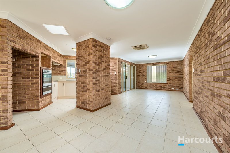 Photo - 7 Charing Crescent, Marangaroo WA 6064 - Image 8