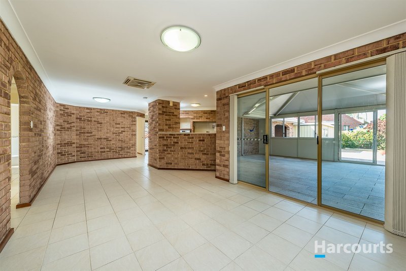 Photo - 7 Charing Crescent, Marangaroo WA 6064 - Image 11