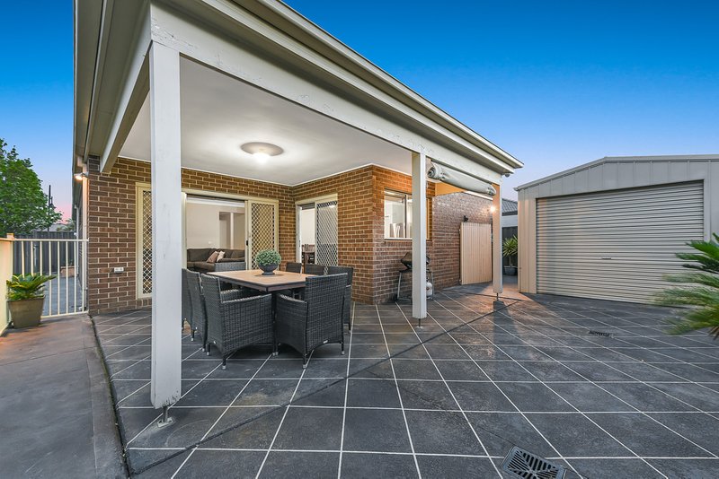 Photo - 7 Charlock Drive, Cranbourne North VIC 3977 - Image 6