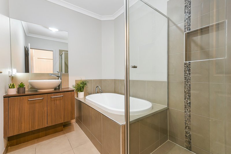 Photo - 7 Charlock Drive, Cranbourne North VIC 3977 - Image 14