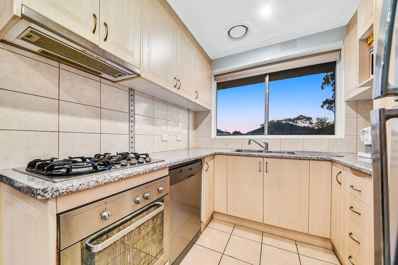 Photo - 7 Charnfield Crescent, Noble Park VIC 3174 - Image 4