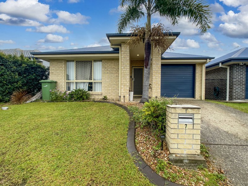 7 Chase Crescent, North Lakes QLD 4509