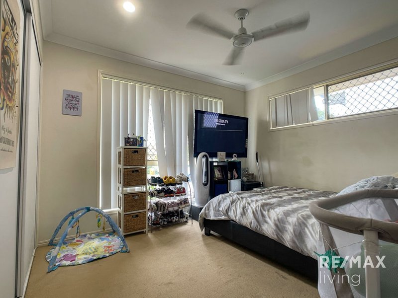 Photo - 7 Chase Crescent, North Lakes QLD 4509 - Image 6