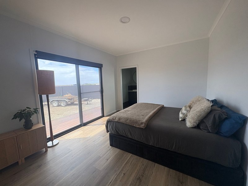 Photo - 7 Chat Court, Thompson Beach SA 5501 - Image 10