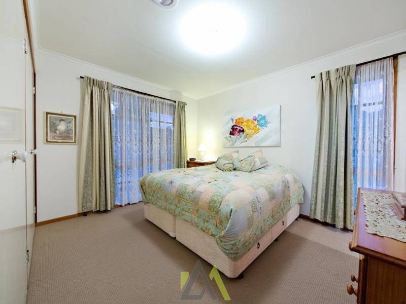 Photo - 7 Chatterley Court, Frankston VIC 3199 - Image 5