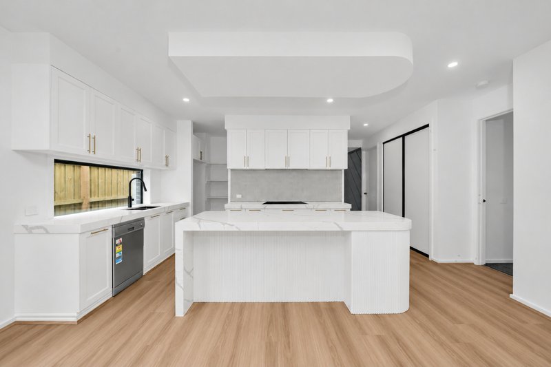 Photo - 7 Cheddar Street, Donnybrook VIC 3064 - Image 6