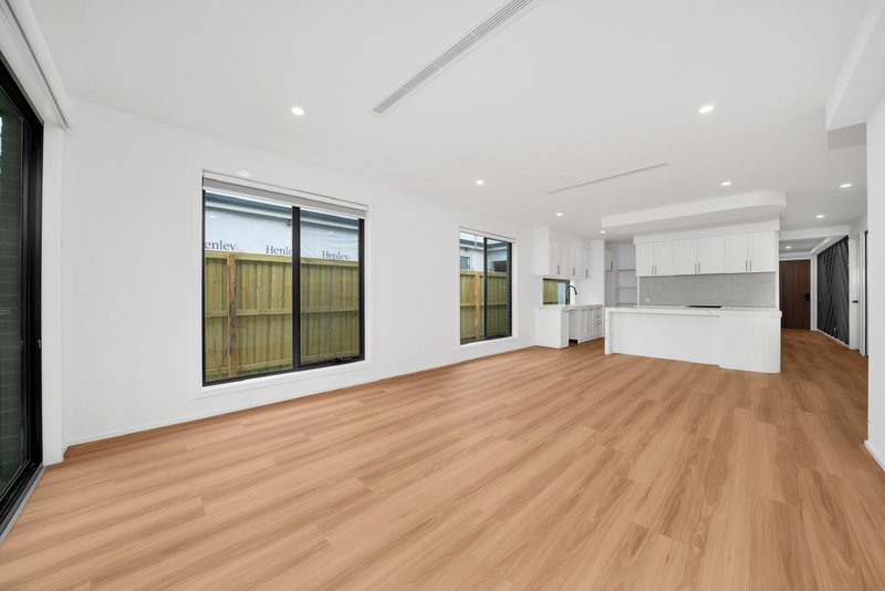 Photo - 7 Cheddar Street, Donnybrook VIC 3064 - Image 10