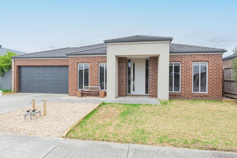 7 Chedword Road, Cranbourne North VIC 3977