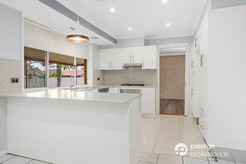 Photo - 7 Chelsea Garden Court, Wattle Grove NSW 2173 - Image 4