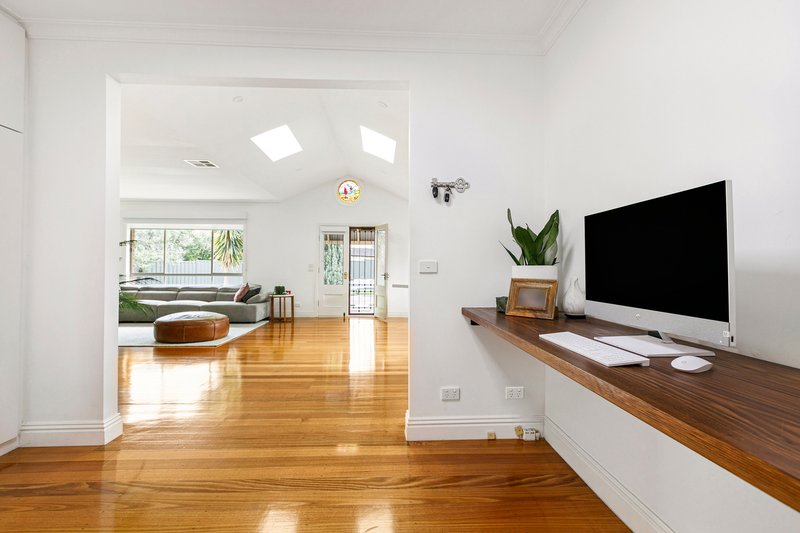 Photo - 7 Chester Court, Fawkner VIC 3060 - Image 2