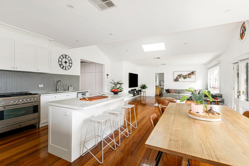 Photo - 7 Chester Court, Fawkner VIC 3060 - Image 3