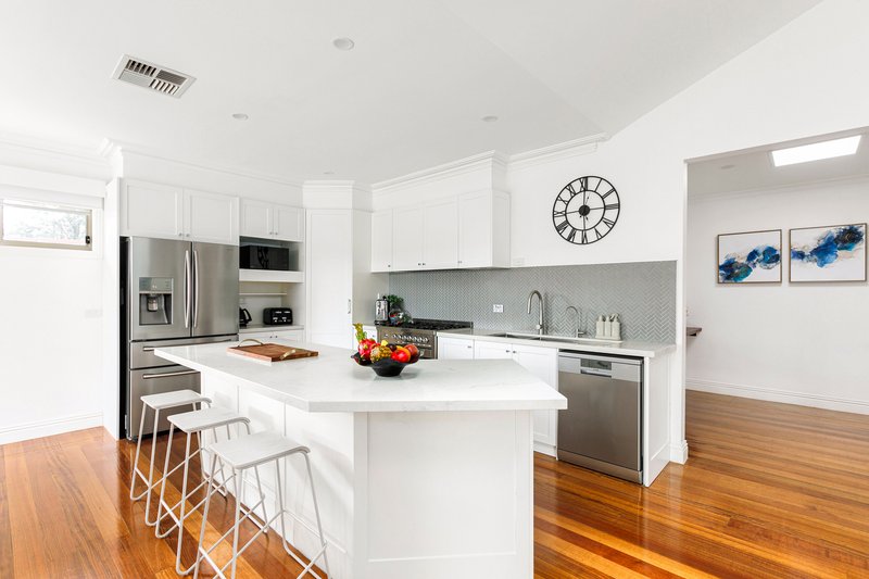 Photo - 7 Chester Court, Fawkner VIC 3060 - Image 9