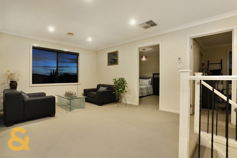 Photo - 7 Chesterville Court, Roxburgh Park VIC 3064 - Image 9