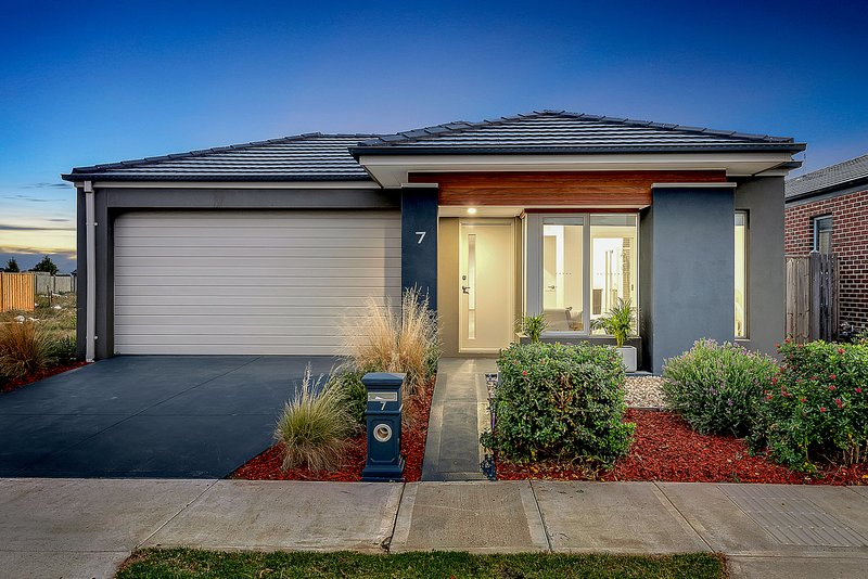 7 Chevery Street, Mickleham VIC 3064