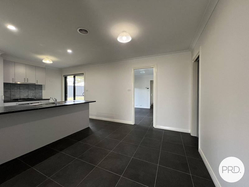 Photo - 7 Chinnery Close, Bungendore NSW 2621 - Image 3