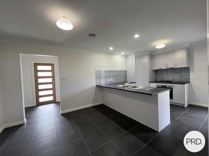 Photo - 7 Chinnery Close, Bungendore NSW 2621 - Image 4
