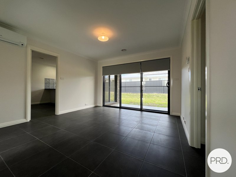 Photo - 7 Chinnery Close, Bungendore NSW 2621 - Image 6